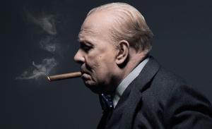 Gary Oldman spiel Winston Churchill in "Die dunkelste Stunde" | © Universal