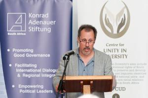 Professor Andries du Toit, Direktor des Institute for Poverty, Land and Agrarian Studies (PLAAS), Faculty of Economic and Management Sciences, University of the Western Cape