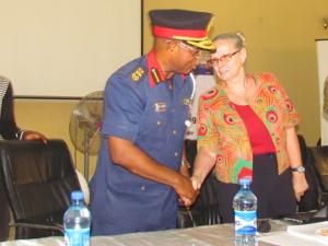 Frau Hildegard Behrendt-Kigozi mit dem Provost, CDA