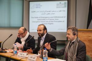 Podiumsdiskussion im Rahmen der "Legal Encounter"-Vortragsreihe an der Birzeit Universität nahe Ramallah; Politikwissenschaftler der Universität von Burgund, Raphaël Porteilla (links) und Philippe Icard (rechts) sowie Reem Al Batmah vom Institut für Rechtswissenschaften