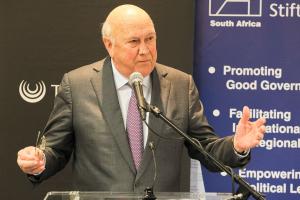 FW de Klerk speeking at Ubuntu Business Lunch