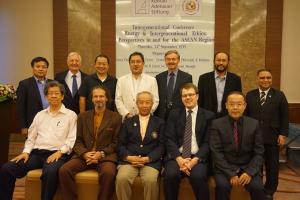 A group photo of organisers and speakers