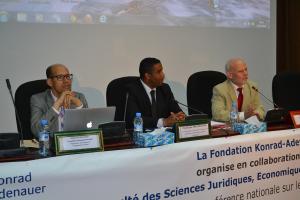 V.l.n.r: Mohamed Boussaid, Technischer Berater GIZ, Zakaria Abouddahab, Vize-Doyen FSJES, Helmut Reifeld, Leiter KAS-Auslandsbüros Rabat