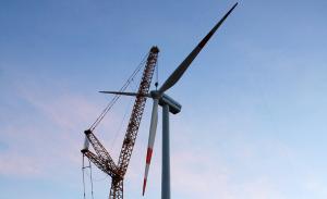 Ein Windpark wird aufgebaut| Foto: Marco Barnebeck (Telemarco)/pixelio.de