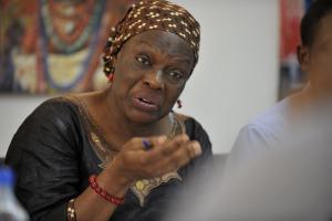 Francesca Edeghere während einer Roundtable-Diskussion zum Thema "Demokratie braucht Demkoraten" am 17. März 2015 in den Räumen der Konrad-Adenauer-Stiftung in Abuja, Nigeria.