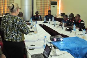 Gemeinsam mit dem Nigeria Security Civil Defence Corps veranstaltete das Landesbüro der Konrad-Adenauer-Stiftung in Nigeria am 4. und 5. Dezember 2014 einen Workshop zur Erstellung von Ausbildungshandbüchern.