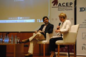 Alejandra Gallo moderó el debate sobre el desarrollo democrático de Argentina