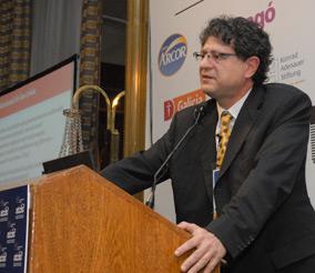 El Sr. Eduardo Levy Yeyati, Presidente de la Comisión de Administración de CIPPEC y Profesor de la Universidad Torcuato Di Tella.