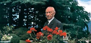 Konrad Adenauer in seinem Feriendomizil im oberitalienischen Cadenabbia am Comer See