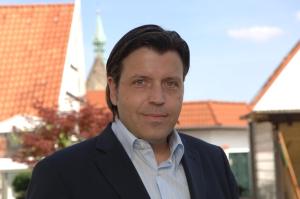 Dr. Uwe Graells, Chefredakteur