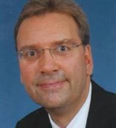 Dr. Frank Umbach