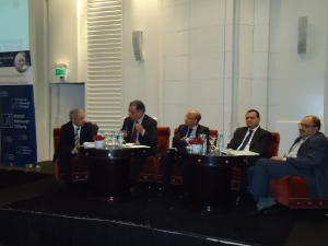 (v.l.n.r.): Saad Benmanour (Moderator), Khalil Khinani (arbeitsmedizinischer Chef des Office Chérifien des Phosphates), Mouloud Lbouabi (Direktor für Arbeitssicherheit von Managem), Mohamed Bachiri (Personalleiter von Renault Maroc), Abdeljalil Kholti (Präsident der MOHA).