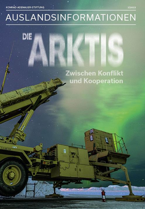 Polarnacht mit Nordlicht: ein Startgerät eines bodengestützten Flugabwehrraketen-­Systems Patriot M903 während der Militärübung Arctic Edge 22 auf der Eielson Air Force Base in Alaska. Die Übung führte das U.S. Northern Command im Februar und März 2022 durch.