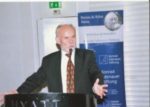 Dr. Helmut Reifeld