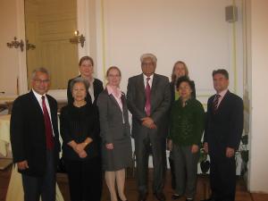 Foto v.l.n.r.: Khalid Bin Jaafar, Yosavadee Boonyakiat, Miriam Fischer, Andrea E. Ostheimer de Sosa, Khan Ahmed Goraya, Prof. Vu Thi Vinh, Dr. Hamidullah Noor Ebad