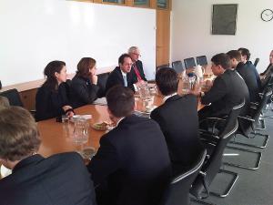 Meinungsaustausch mit Dr. Norbert Riedel, Gesandter der Deutschen Botschaft in Peking