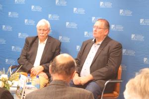 C8C492E6-F2BD-4485-BD70-CCC01ECCA174_1_201_a