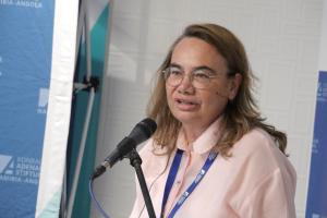 930F7BCE-40C7-4EC1-BBAA-662D8BF34380_1_201_a