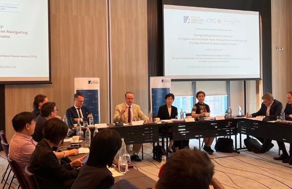 27-Mar Roundtable Discussion PIC09