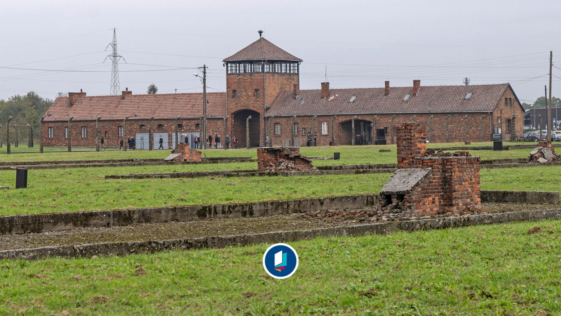 Eingangsgebäude des Konzentrations- und Vernichtungslager Auschwitz-Birkenau am 10.10.2023.