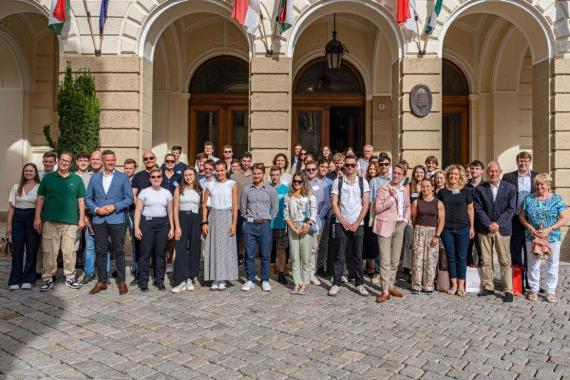 9233792c32997e700b1a022de6715f52 (1)