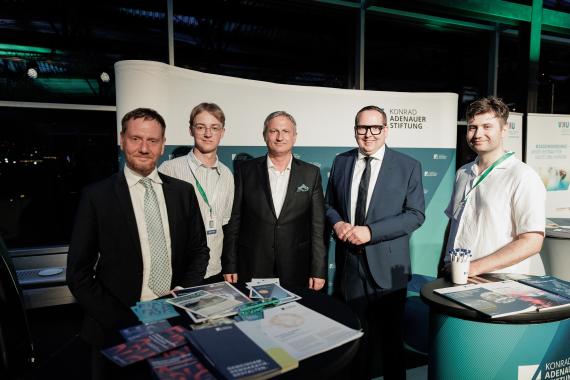 Infostand des Politischen Bildungsforums Sachsen bei der Denkfabrik 2025