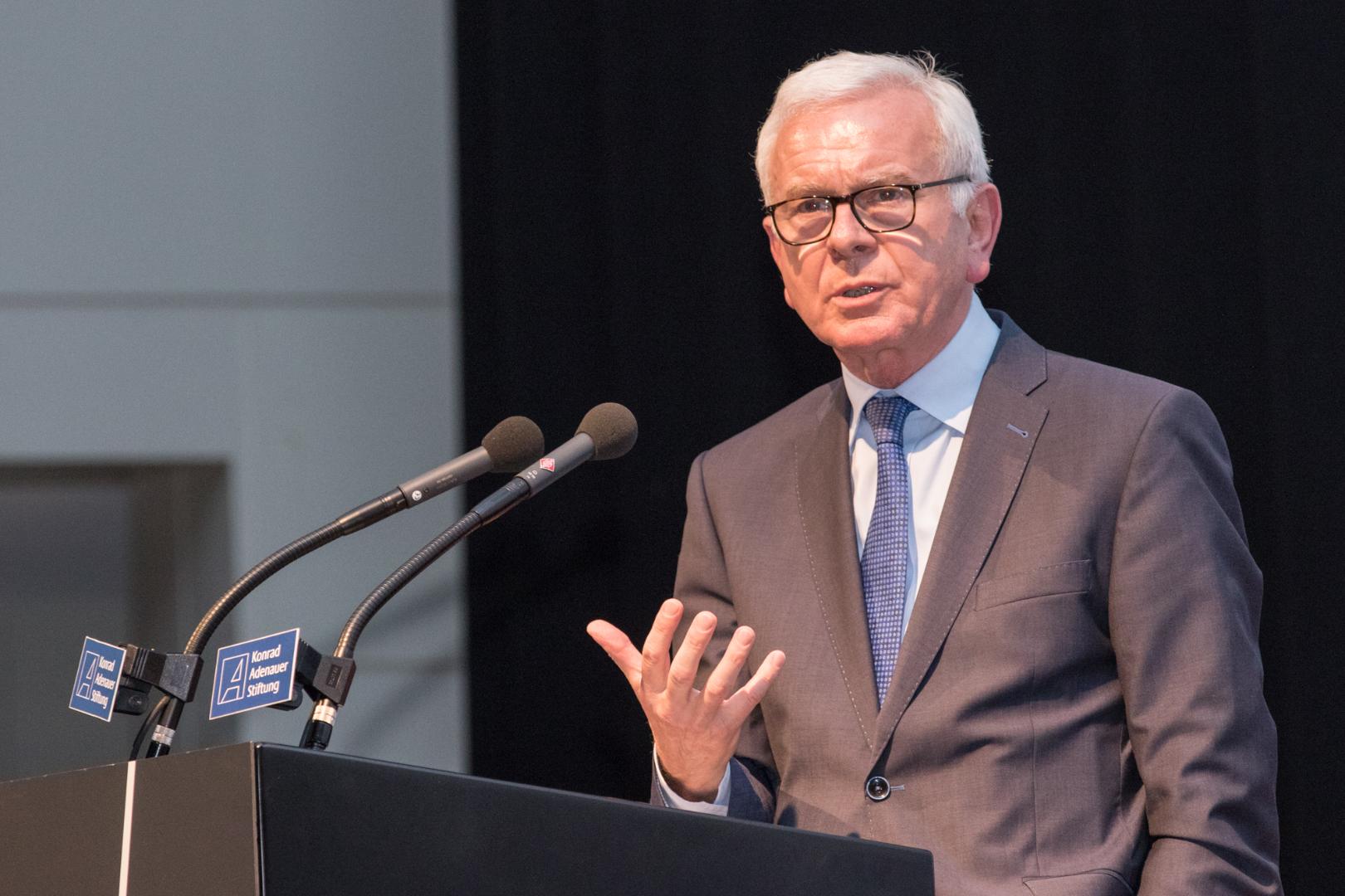 Hans-Gerg Pöttering