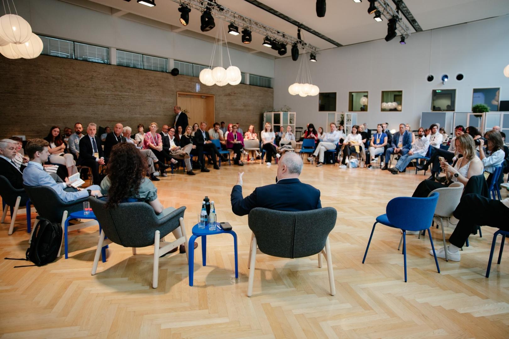 Das Plenum während eines Panels beim European Forum Alpbach