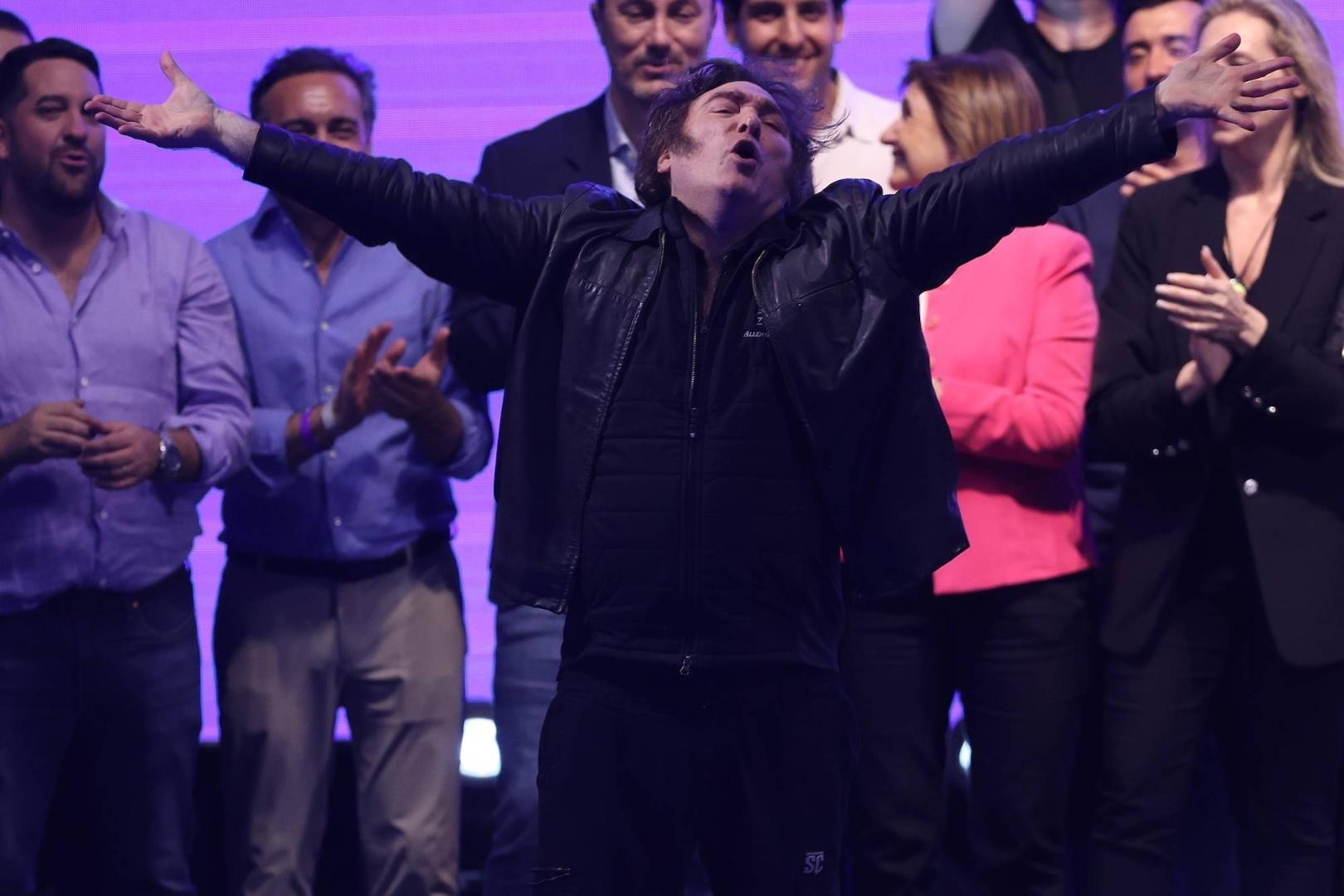 Argentine President Javier Milei closes his congressional campaign with a rally in Rosario