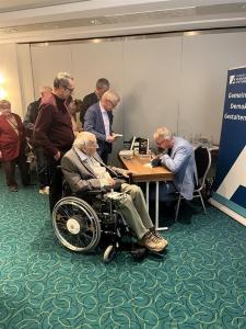 f553f894-8128-4f65-9559-38368d660a40