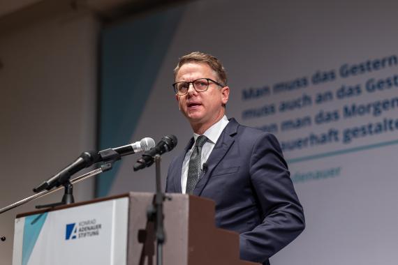 Carsten Linnemann am Rednerpult