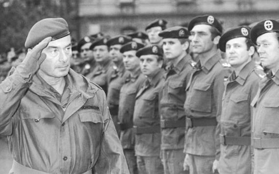Unsichere Zeiten – Zur Zukunft der Bundeswehr - Politisches ...
