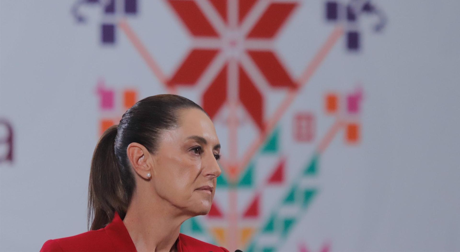 Die mexikanische Präsidentin Claudia Sheinbaum spricht während einer Pressekonferenz über die Finanzschulden der Salinas-Gruppe und bekräftigt, dass die Vereinigten Staaten sich nicht in Mexiko einmischen werden. 27. Oktober 2025, Mexiko-Stadt.