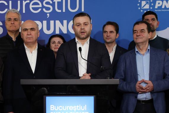 Ciprian Ciucu bei der Pressekonferenz