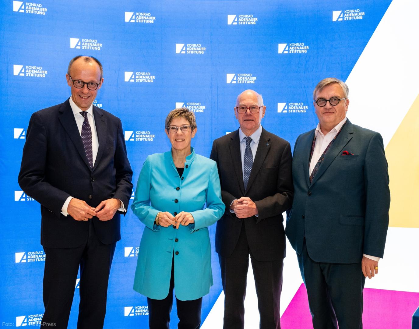 Bundeskanzler Friedrich Merz, Annegret Kramp-Karrenbauer, Prof. Lammert, Hape Kerkeling