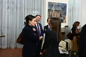 PARUVANA VOLKMANN CON OSPITI