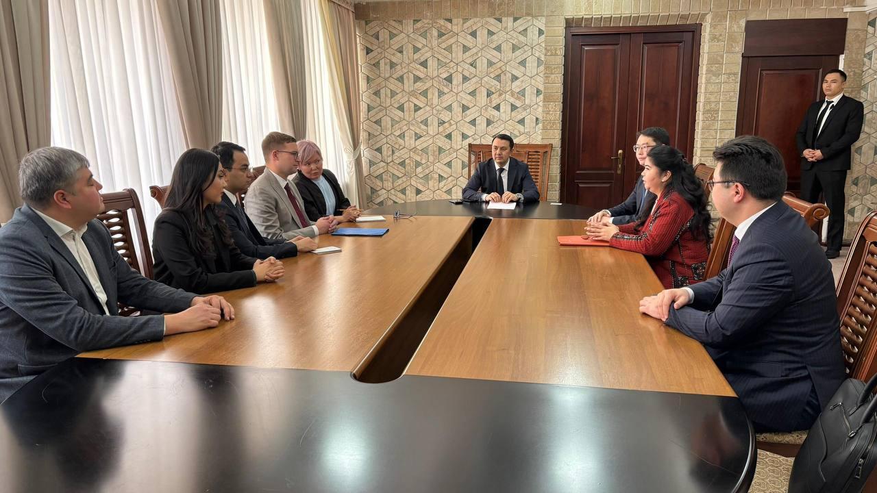 Austausch im kirgisischen Parlament: Impulse für die regionale Zusammenarbeit in Zentralasien