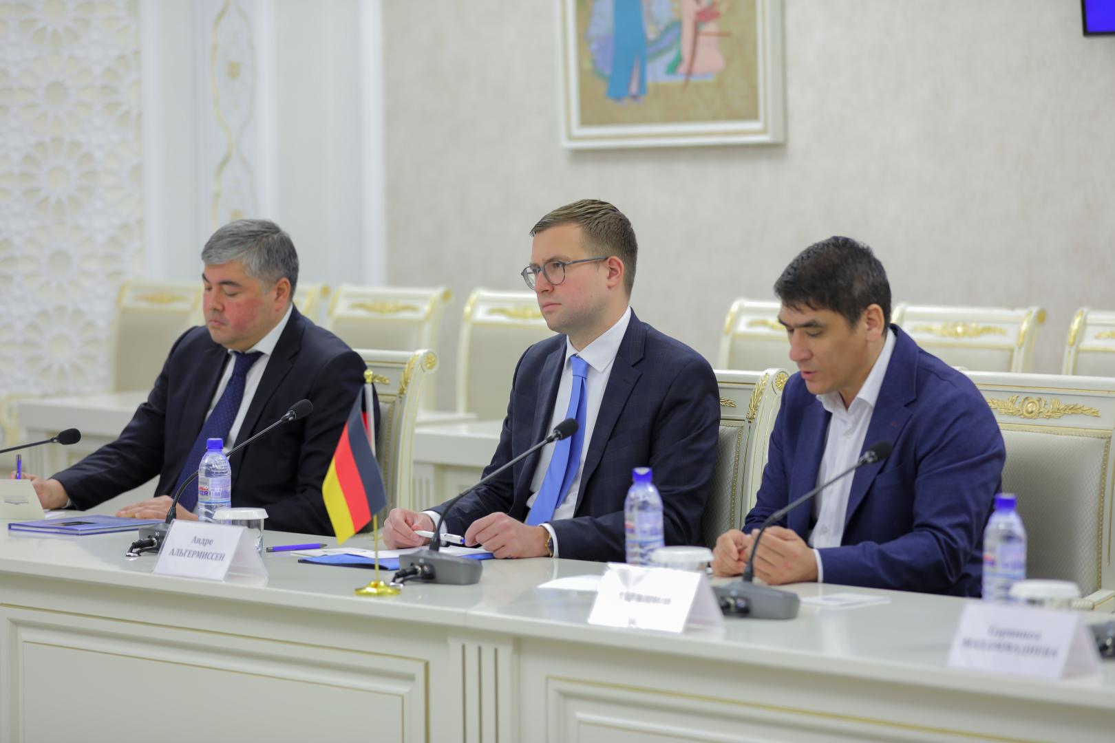 Dialog in Taschkent_Neue Dynamik für parlamentarische Reformen und regionale Kooperation 3