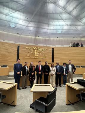 Gruppenbild Plenarsaal