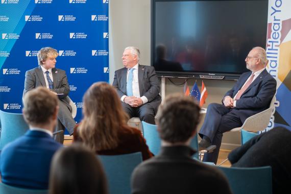 Jürgen Hardt (CDU/CSU) und Evils Levits (ehemaliger Präsident Lettlands)