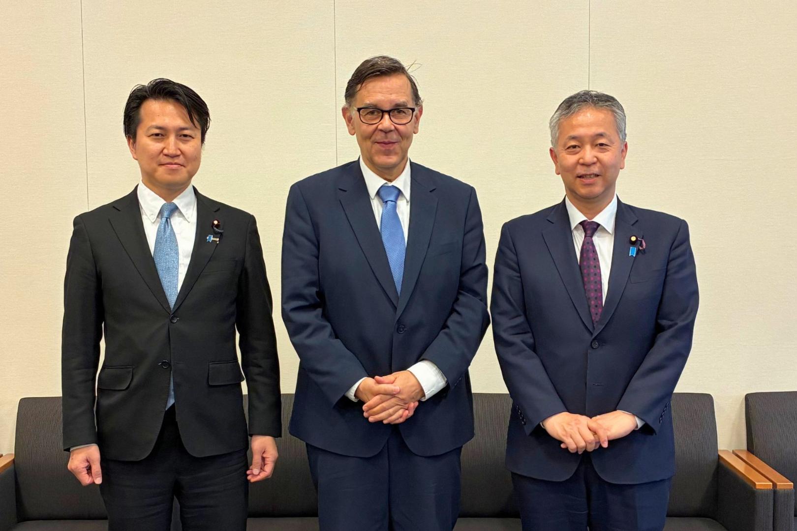 Meeting with Japan Innovation Party