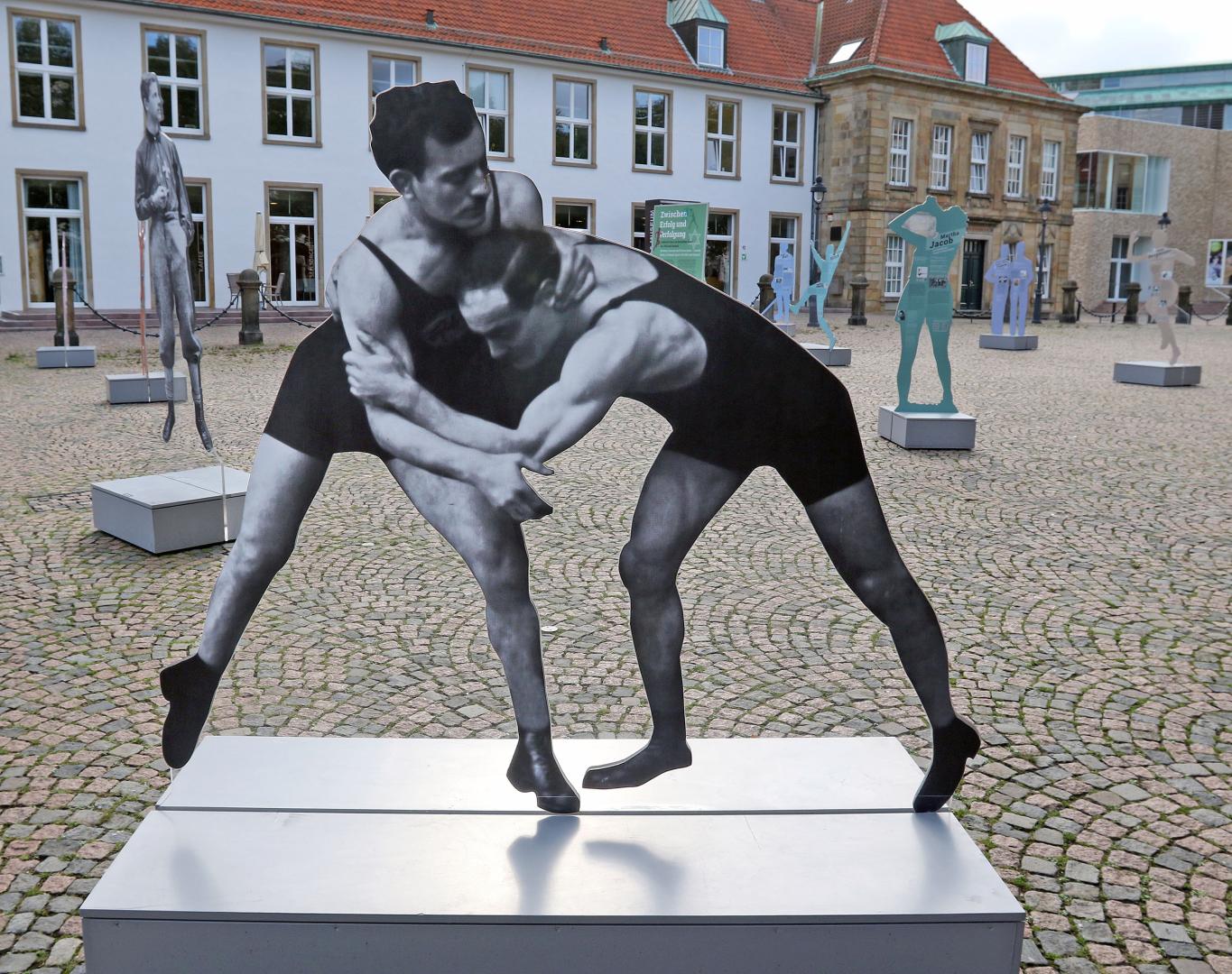 05-07-2026 B19-260507-1 VA HRO __ Zwischen Erfolg und Verfolgung_@_Hermann Haarmann (1)