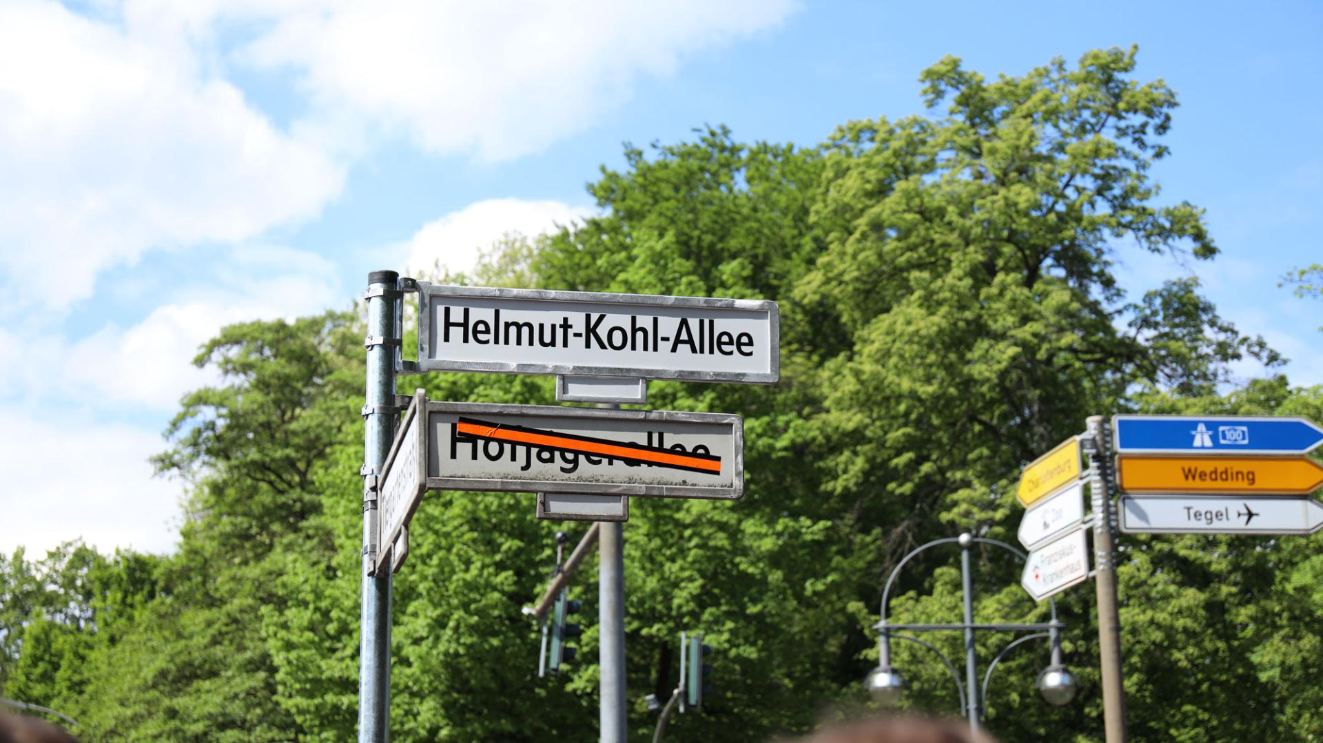 Die ehemalige Hojägerallee heißt fortan Helmut-Kohl-Allee.