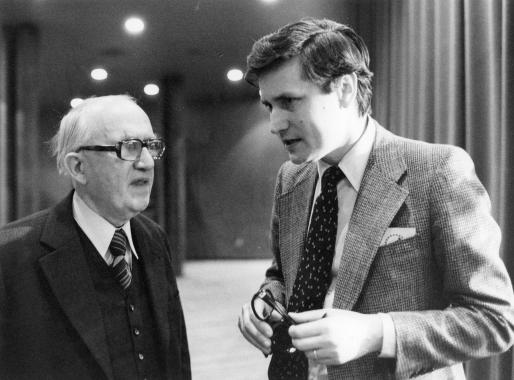 Dr. Thomas Jansen (rechts) im Gespräch mit Walter Hallstein beim 1. Kongress der Europäischen Volkspartei in Brüssel, 6./7.3.1978