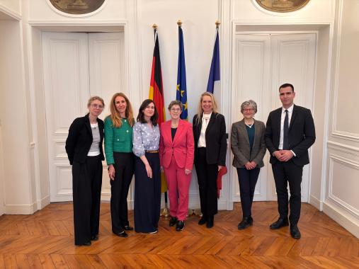 AKK und das Team der KAS Frankreich