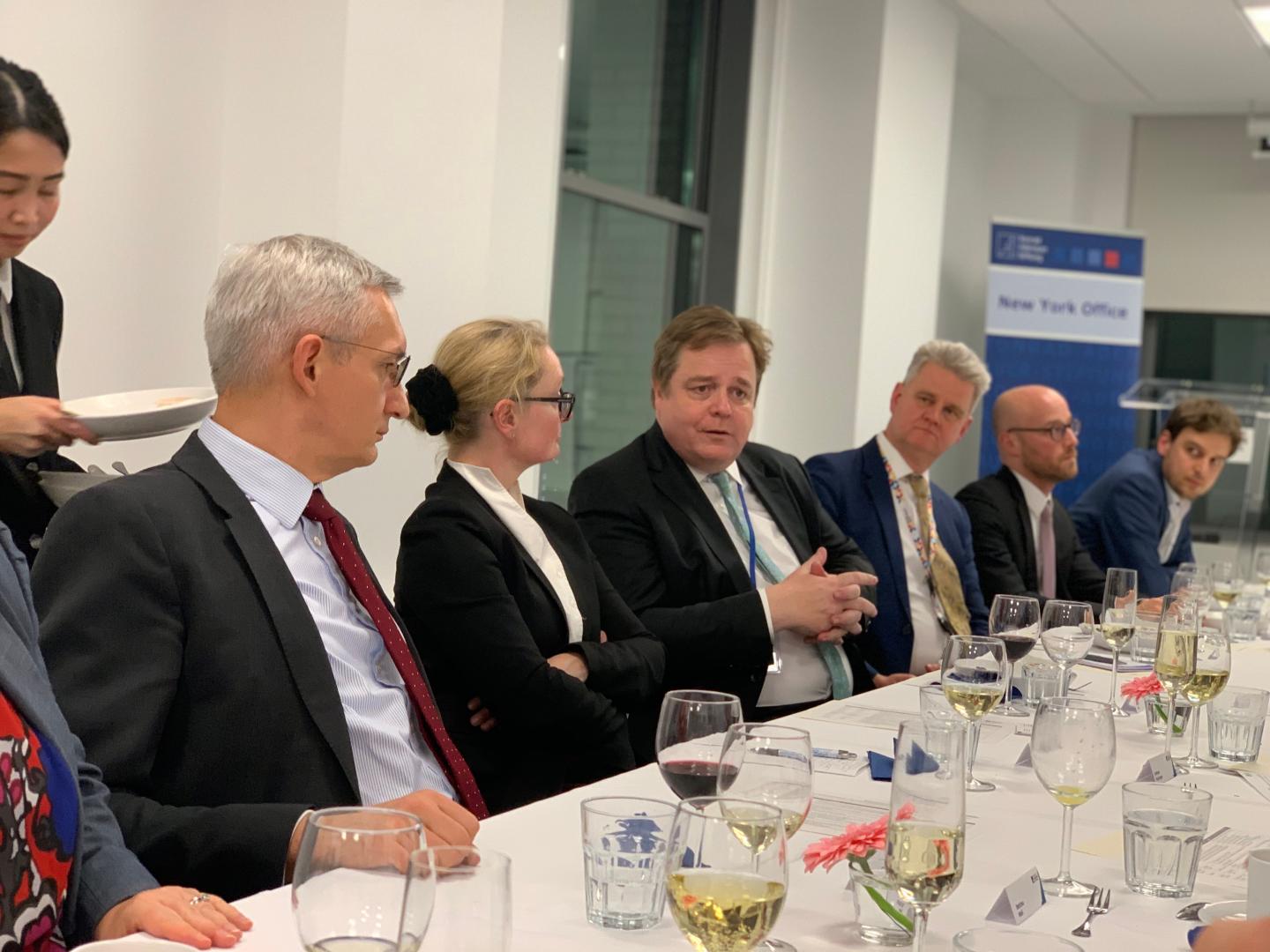 Dominik Ziller, Federal Ministry for Economic Cooperation and Development, engaging with UN staff members