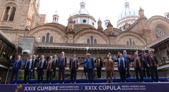 Cuenca, Ecuador, 15. November 2024: Am Nachmittag wurde im Seminar San Luis in der Stadt Cuenca das offizielle Gruppenfoto mit den Staats- und Regierungschefs aufgenommen, die am XXIX. Iberoamerikanischen Gipfel 2024 teilnahmen.