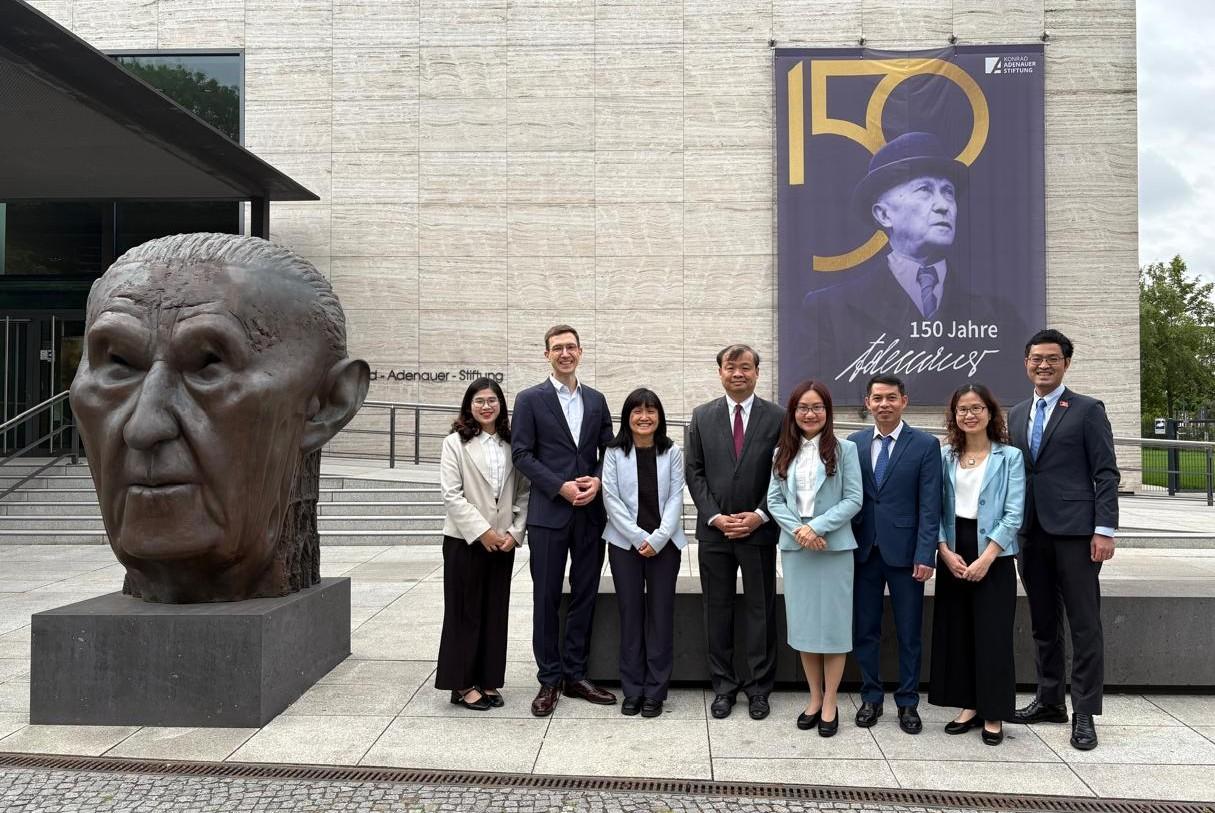 Group pic in front of KAS building