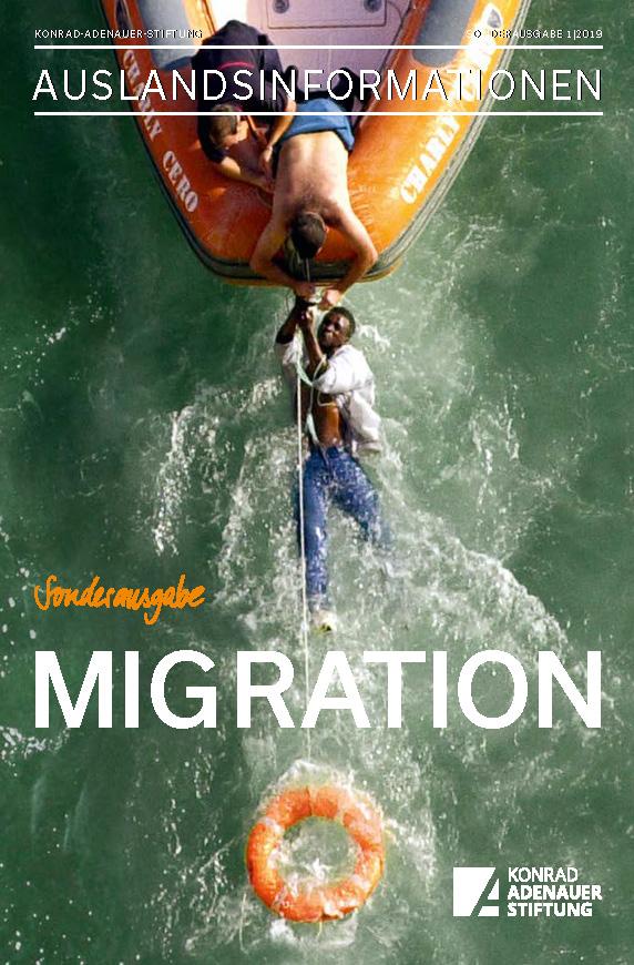 Küstenwachen retten einen illegalen Einwanderer aus dem Meer