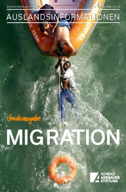 Küstenwachen retten einen illegalen Einwanderer aus dem Meer